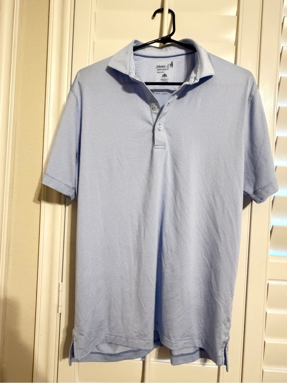 johnnie-O Maridoe Golf Club performance Polo Mens medium blue stripe shirt